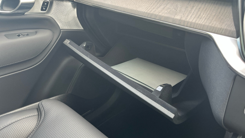 Volvo XC90 2.0 T8 PHEV Ultra Dark 5dr AWD Geartronic Estate